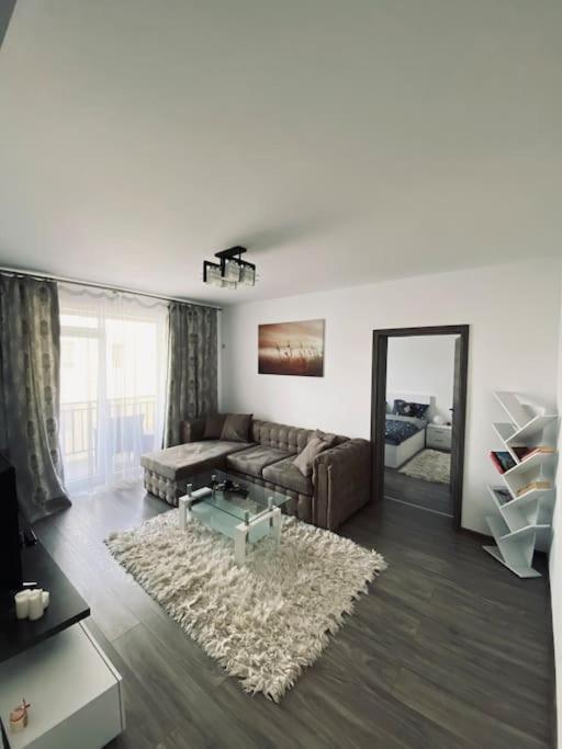 Apartament 2 Camere Modern Si Confortabil Giroc Экстерьер фото